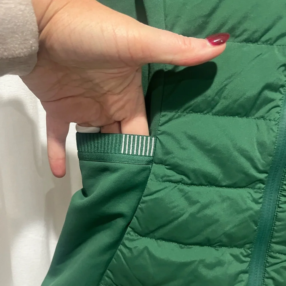 Lululemon Athletica Down For It All Everglade Green Vest Size 2 - Picture 4 of 14